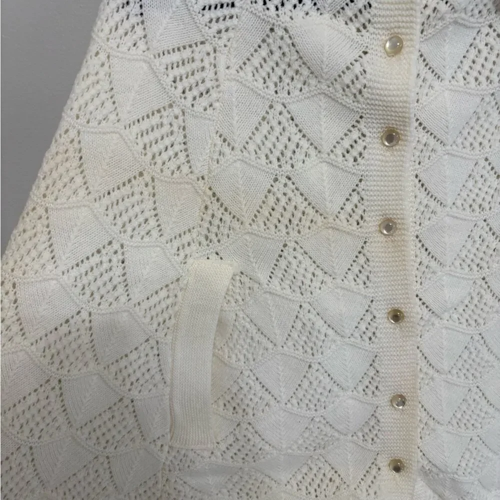 Vintage Wintuck Collared Knit Cape with Fringe in White - OS